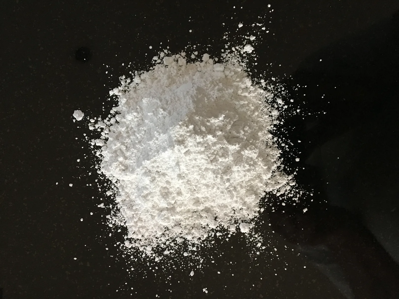 Aluminum oxide polish powder